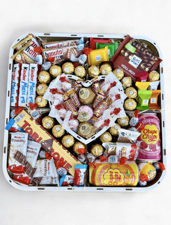 Ведмедик Ветлі 140 см червоний + Солодкий набір-бокс Magic Of Sweets - фото №2