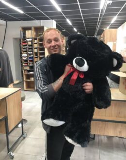Фото из отзыва покупателя о Плюшевый мишка Томик 100 см, 1м Черный