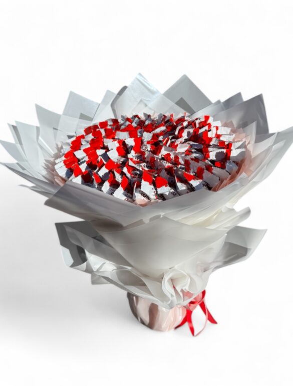 Букет из конфет Kinder Bueno Mini “101 Mini Delights” - фото №2