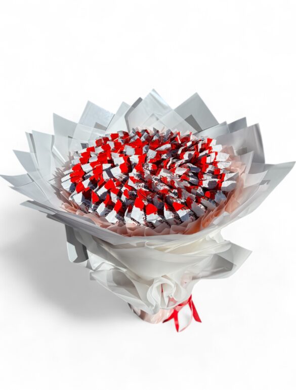 Букет из конфет Kinder Bueno Mini “101 Mini Delights” - фото №3