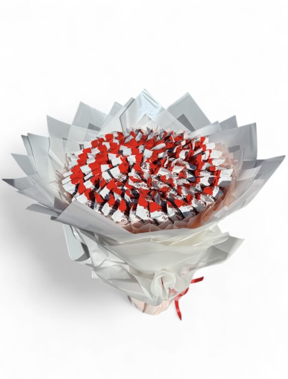 Букет из конфет Kinder Bueno Mini “101 Mini Delights” - фото №5