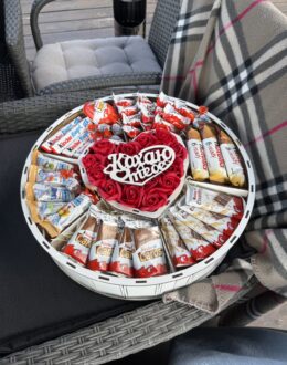Фото из отзыва покупателя о Сладкий подарок бокс «Love in Chocolate» с красными розами №58