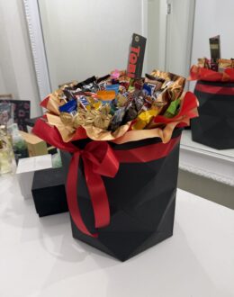 Фото из отзыва покупателя о Сладкий подарок из конфет “Sweet Explosion”