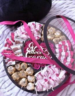 Фото з відгуку покупця про Солодкий набір бокс “Forever Yours Gift Box” №82