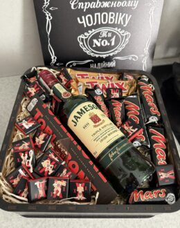 Фото из отзыва покупателя о Подарочный набор бокс пикантный 20 разных поз с конфетами и алкоголем №14