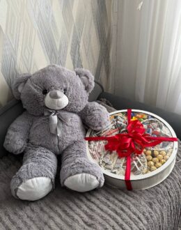 Фото из отзыва покупателя о Подарочный набор бокс Premium “Kinder & Ferrero” №63