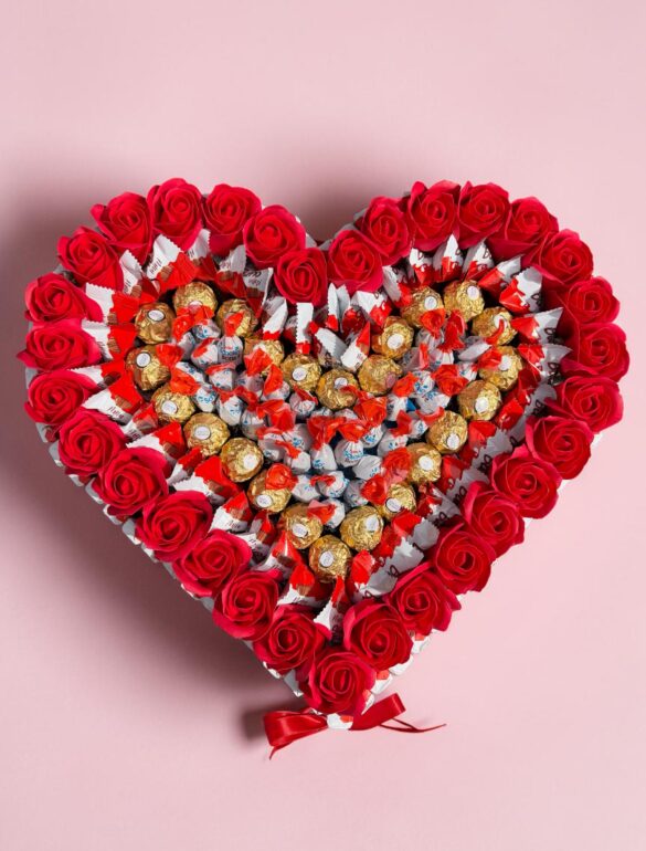 Ведмедик Ветлі 140 см червоний + Солодкий подарунковий набір Heart Of Sweets - фото №2