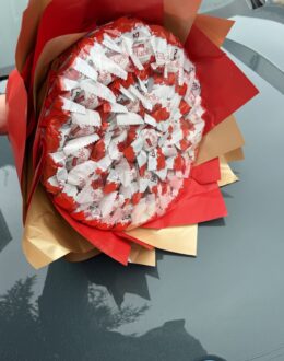 Фото з відгуку покупця про Букет з цукерок “Raffaello Delight”