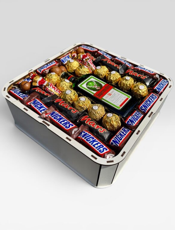 Подарочный бокс для него «Mars & Snickers Party» №150 - фото №1