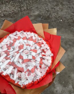 Фото з відгуку покупця про Букет з цукерок “Raffaello Delight”