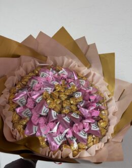 Фото з відгуку покупця про Букет із цукерок “Chocolate Dreams Bouquet”