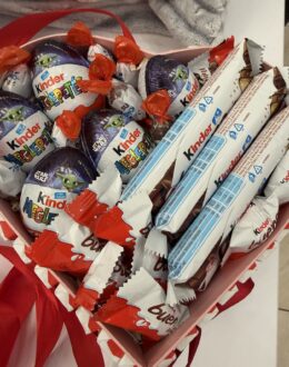 Фото из отзыва покупателя о Сладкий подарочный набор бокс сердечко с Kinder №16