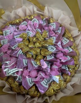 Фото з відгуку покупця про Букет із цукерок “Chocolate Dreams Bouquet”