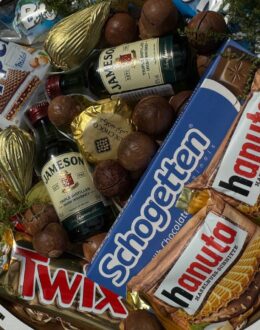Фото з відгуку покупця про Подарунковий набір бокс для неї “Whiskey Chocolate Selection” №307