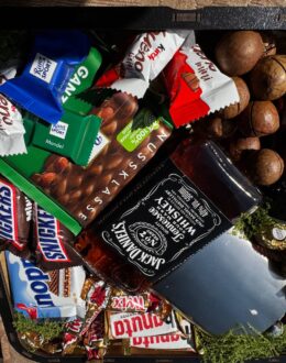Фото з відгуку покупця про Подарунковий набір бокс для нього “Whiskey & Sweet Selection” №318