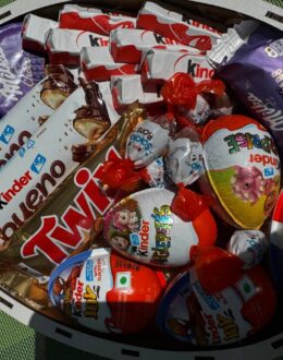 Фото з відгуку покупця про Подарунковий набір бокс для неї “Kinder Egg Paradise” №305