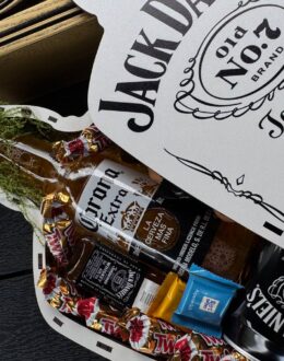 Фото з відгуку покупця про Подарунковий набір бокс для нього “Gentleman’s Beer & Whiskey Box” №308