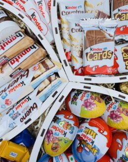Фото з відгуку покупця про Подарунковий набір бокс Premium “Kinder & Ferrero” №63