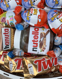 Фото з відгуку покупця про Подарунковий набір бокс для неї “Joyful Kinder Box” №273