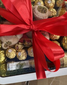 Фото з відгуку покупця про Подарунковий набір бокс для неї “Golden Teddy Celebration” №350