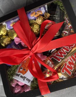 Фото з відгуку покупця про Подарунковий набір бокс для неї “Luxury Baileys Sweets” №358