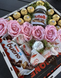 Фото из отзыва покупателя о Подарочный набор бокс для нее “Rosy Ferrero Delight” №374