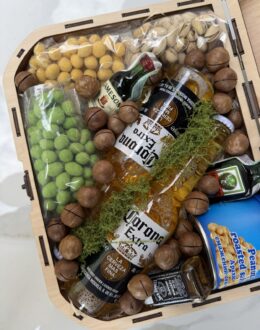 Фото из отзыва покупателя о Подарочный набор бокс для него “Corona Snack Box” №384