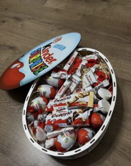Фото из отзыва покупателя о Сладкий бокс Kinder Сюрприз со сладостями для нее №38
